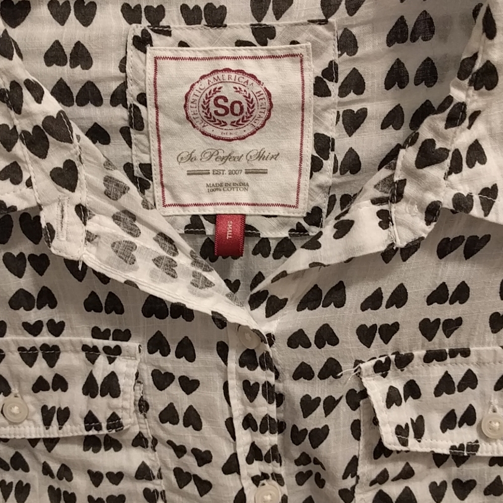 Heart Pattern Button Down Top - Picture 2 of 4